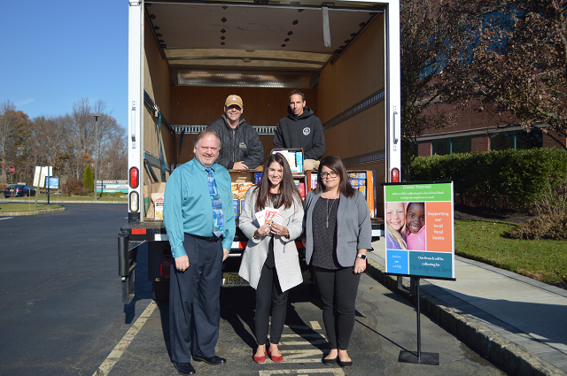 Amboy Bank Donates food